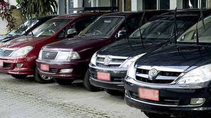 DPRD Sidoarjo Curiga Bagi-bagi Mobdin Kades, Berbau Politis DPRD Sidoarjo Curiga Bagi-bagi Mobdin Kades, Berbau Politis