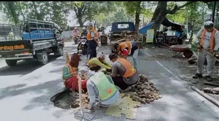 Viral di Medsos, Jalan Berlubang di Randupitu-Pandaan Pasuruan Langsung Dibenahi