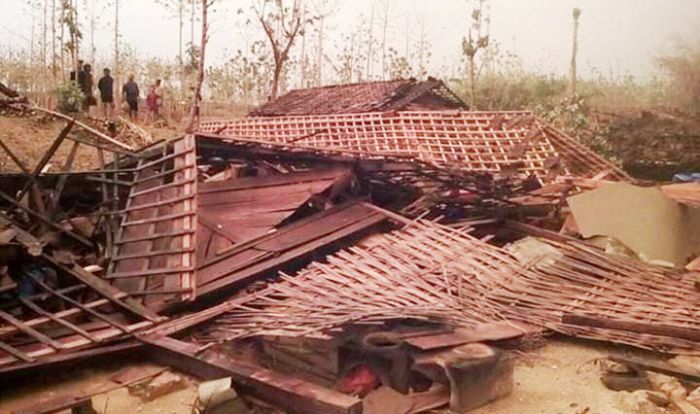 Puting Beliung Robohkan 9 Rumah di Ngawi, Petugas Kesulitan Berikan Bantuan