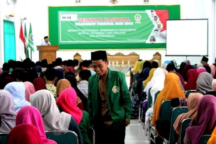 Staf Presiden RI Hadiri Seminar HAM di Kampus Milik PCNU Staf Presiden RI Hadiri Seminar HAM di Kampus Milik PCNU