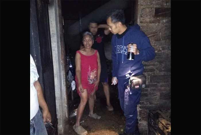 Gara-Gara Menyalakan Lilin, Satu Rumah di Desa Bolosingo Pacitan Terbakar Gara-Gara Menyalakan Lilin, Satu Rumah di Desa Bolosingo Pacitan Terbakar