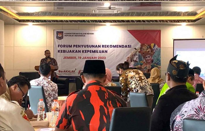 Tingkatkan Partisipasi Pemilih saat Pemilu 2024, Pendidikan Politik Digelar di Jember Tingkatkan Partisipasi Pemilih saat Pemilu 2024, Pendidikan Politik Digelar di Jember