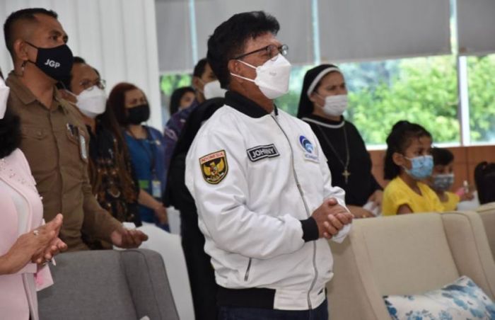 Rayakan Natal, Menkominfo Ajak Umat Kristiani Kuat Hadapi Pandemi Covid-19 Rayakan Natal, Menkominfo Ajak Umat Kristiani Kuat Hadapi Pandemi Covid-19
