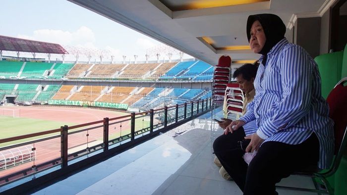 Risma Pimpin Pembenahan Stadion GBT Jelang Leg 1 Final Piala Presiden Risma Pimpin Pembenahan Stadion GBT Jelang Leg 1 Final Piala Presiden