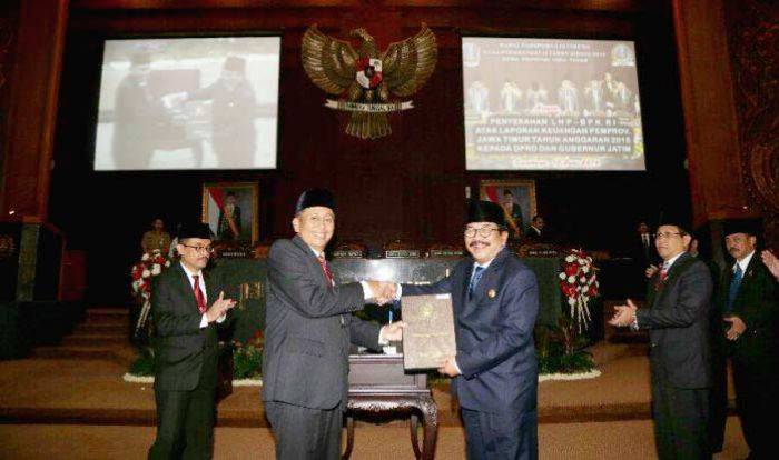 Pemprov Jatim Raih WTP, Dewan Minta Gubernur Tindaklanjuti Catatan BPK Pemprov Jatim Raih WTP, Dewan Minta Gubernur Tindaklanjuti Catatan BPK