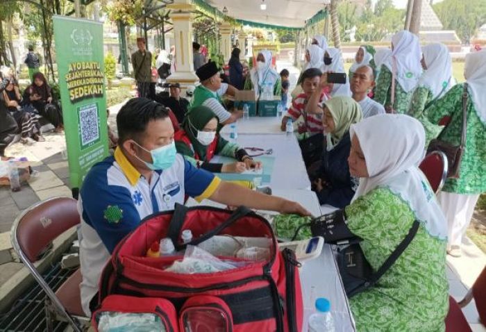 Peringati Hari Santri 2024, PCNU Surabaya Adakan Lomba dan Pengobatan Gratis di Tugu Pahlawan Peringati Hari Santri 2024, PCNU Surabaya Adakan Lomba dan Pengobatan Gratis di Tugu Pahlawan