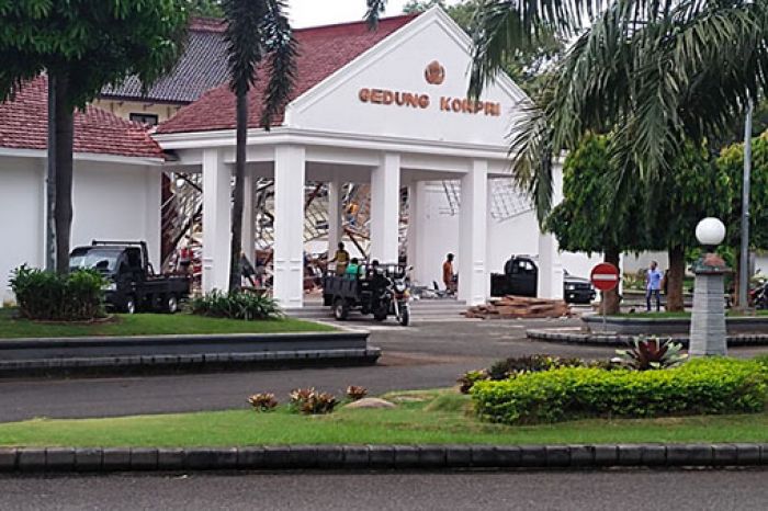 Baru Direhab, Gedung Korpri Pemkab Tuban Ambruk Baru Direhab, Gedung Korpri Pemkab Tuban Ambruk