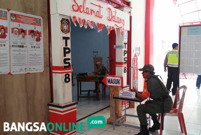 Bawaslu dan KPU Jatim Terkait PSU di TPS 8 Kota Blitar: Tak Ada Indikasi Kecurangan, Hanya... Bawaslu dan KPU Jatim Terkait PSU di TPS 8 Kota Blitar: Tak Ada Indikasi Kecurangan, Hanya...