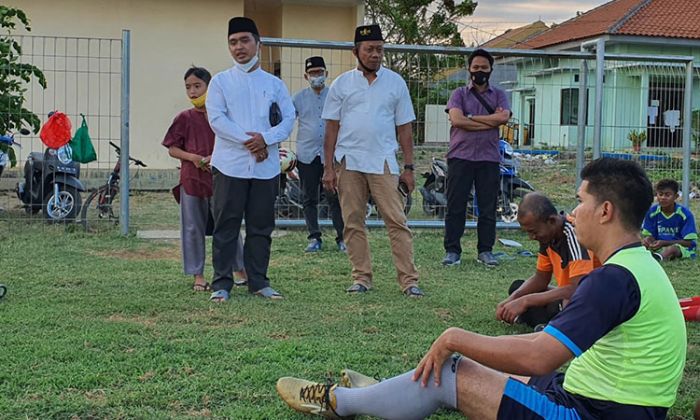 Kunjungi Lapangan Petahunan Gading, Adi Wibowo Janji Tingkatkan Kualitas Sepak Bola Kota Pasuruan Kunjungi Lapangan Petahunan Gading, Adi Wibowo Janji Tingkatkan Kualitas Sepak Bola Kota Pasuruan