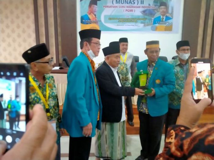Modal Rp 20 Juta, Penghasilan Kiai Asep Rp 9 M per Bulan, Peserta Munas PGMI Histeris Modal Rp 20 Juta, Penghasilan Kiai Asep Rp 9 M per Bulan, Peserta Munas PGMI Histeris