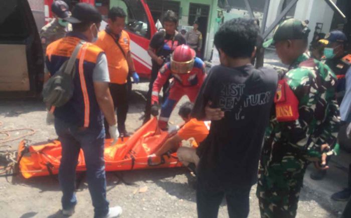 Penemuan Jasad Membusuk Gegerkan Warga Karangpilang Penemuan Jasad Membusuk Gegerkan Warga Karangpilang