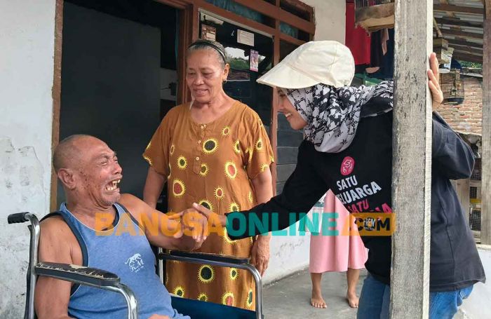 Bunda Fey dan Relawan Fren Lanjutkan Blusukan ke Kelurahan Bangsal Bunda Fey dan Relawan Fren Lanjutkan Blusukan ke Kelurahan Bangsal