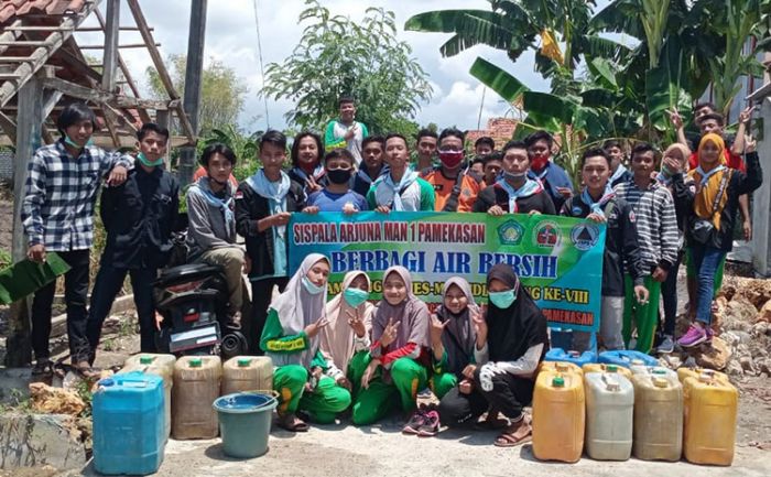 Mata Air Masih Kering, Sispala Arjuna Pamekasan Gerojok Air Bersih Wilayah Kekeringan