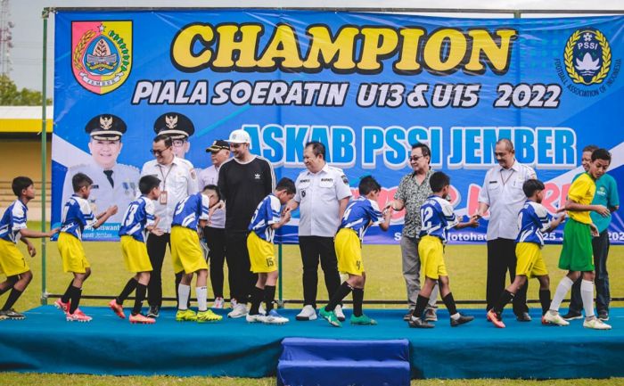 Tutup Piala Soeratin, Bupati Hendy Apresiasi Askab PSSI Jember