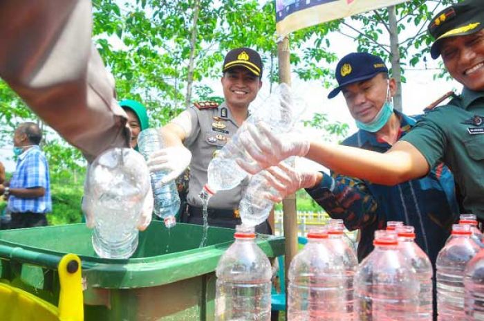 Beri Kepastian Hukum, Polres Bojonegoro Musnahkan 69 Ton Miras jenis Arak Beri Kepastian Hukum, Polres Bojonegoro Musnahkan 69 Ton Miras jenis Arak