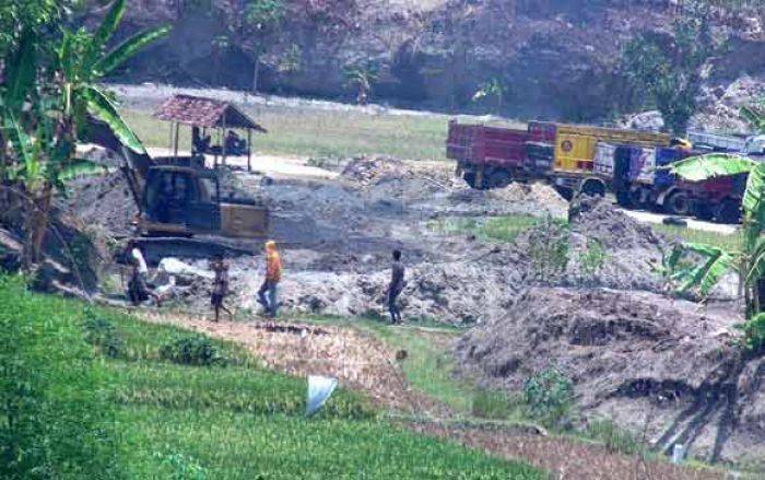 Tambang Galian C di Dumplengan Ngawi Tambang Galian C di Dumplengan Ngawi