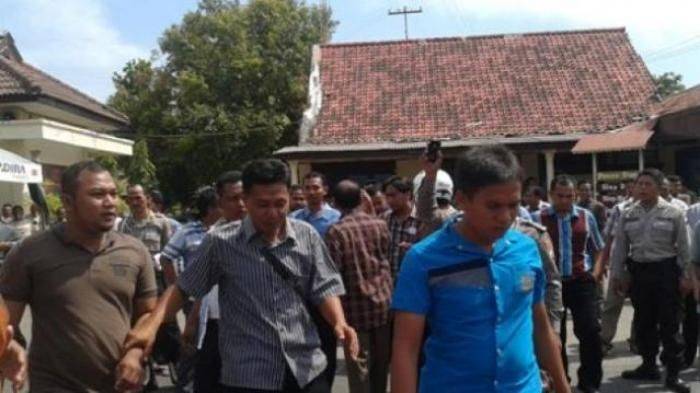 Disebut Terima Setoran, Polisi Demo, Wakapolres: Kami Tegakkan Disiplin Disebut Terima Setoran, Polisi Demo, Wakapolres: Kami Tegakkan Disiplin