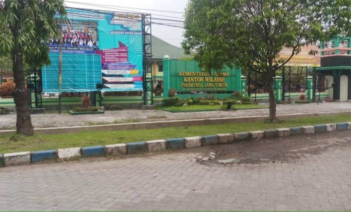 Ruang Kerja Kepala Kanwil Kemenag Jatim juga Disegel KPK Ruang Kerja Kepala Kanwil Kemenag Jatim juga Disegel KPK