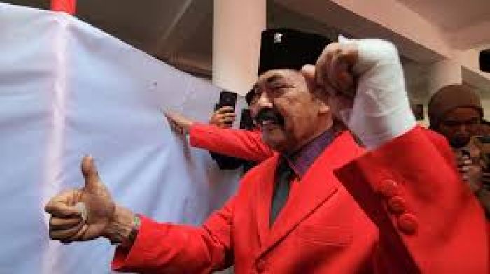Dukung Kembali Mega Ketua Umum, Ribuan Kader PDIP di Berbagai Daerah Cap Jempol Darah Dukung Kembali Mega Ketua Umum, Ribuan Kader PDIP di Berbagai Daerah Cap Jempol Darah
