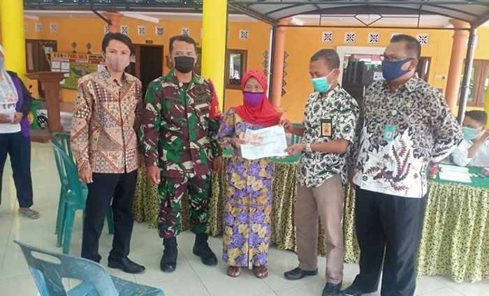 Penyaluran BLT DD Tahap 4, 5, dan 6 Desa Kepunten Kecamatan Tulangan Berjalan Lancar Penyaluran BLT DD Tahap 4, 5, dan 6 Desa Kepunten Kecamatan Tulangan Berjalan Lancar