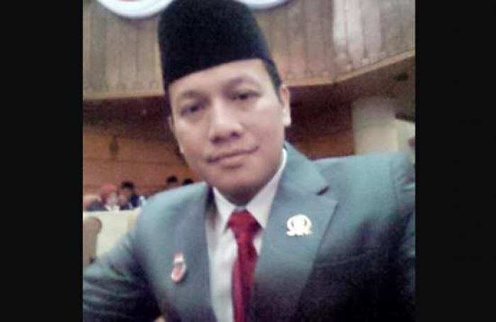 Komisi B Dorong Pemprov Berdayakan Budidaya Ikan Hias di Jatim Komisi B Dorong Pemprov Berdayakan Budidaya Ikan Hias di Jatim