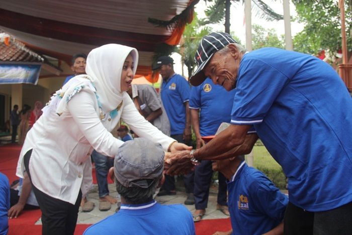 Awali Kegiatan di 2019, Wali Kota Ita Undang 700 Tukang Becak dan Warga Sekitar Awali Kegiatan di 2019, Wali Kota Ita Undang 700 Tukang Becak dan Warga Sekitar
