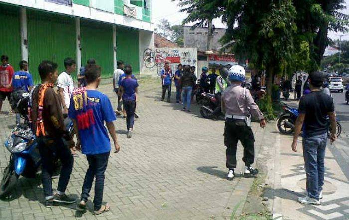 Terlanjur Kumpul, Aremania urung Konvoi Terlanjur Kumpul, Aremania urung Konvoi