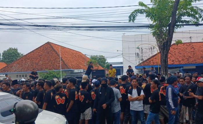 Resah Atas Gangguan Oknum LSM, Ribuan Buruh Rokok dan Petani Tembakau di Pamekasan Gelar Aksi
