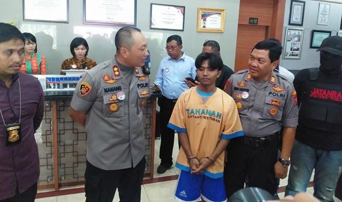 Sebar Foto Syur Mantan Pacar ke Medsos Usai Dicabuli, Pemuda Jatirogo Ditangkap Polisi Sebar Foto Syur Mantan Pacar ke Medsos Usai Dicabuli, Pemuda Jatirogo Ditangkap Polisi