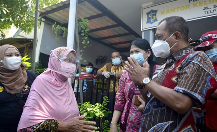 Perkuat Program Wali Kota Surabaya, Cak Ji Terjun ke Lapangan Bertemu Warga Morokrembangan Perkuat Program Wali Kota Surabaya, Cak Ji Terjun ke Lapangan Bertemu Warga Morokrembangan
