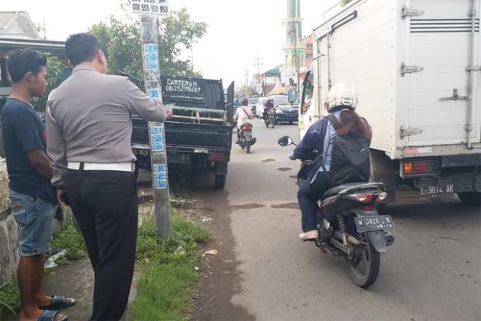 Pejalan Kaki Tewas Tertabrak Truk Trailer di Tropodo Pejalan Kaki Tewas Tertabrak Truk Trailer di Tropodo