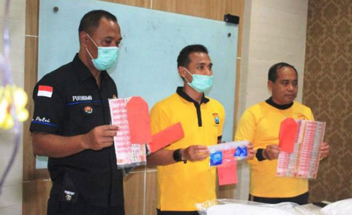Polres Kediri Ungkap Prostitusi Online, Dua Mucikari Asal Surabaya Ditangkap Polres Kediri Ungkap Prostitusi Online, Dua Mucikari Asal Surabaya Ditangkap