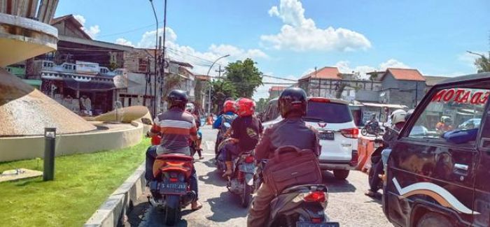 AKD Minta Pemerintah Tak Diskriminatif Dalam Menyalurkan Bantuan untuk Warga Terdampak Covid-19 AKD Minta Pemerintah Tak Diskriminatif Dalam Menyalurkan Bantuan untuk Warga Terdampak Covid-19