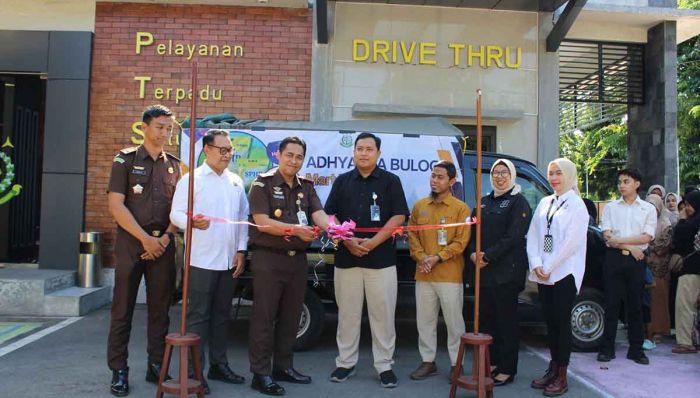 Kejari Kabupaten Probolinggo Launching Adhyaksa Bulog Mart Mobile Kejari Kabupaten Probolinggo Launching Adhyaksa Bulog Mart Mobile