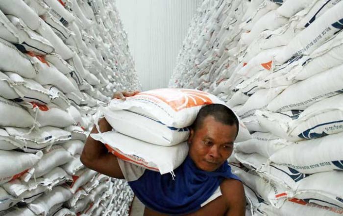 Tak Ada Kejadian Luar Biasa, 200 Ton CBP Numpuk di Gudang Bulog Sampang Tak Ada Kejadian Luar Biasa, 200 Ton CBP Numpuk di Gudang Bulog Sampang