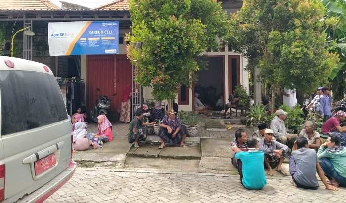 Rumah Pengusaha BRI Link di Gresik Dirampok, Korban Dibunuh, Uang Ratusan Juta Dibawa Kabur Rumah Pengusaha BRI Link di Gresik Dirampok, Korban Dibunuh, Uang Ratusan Juta Dibawa Kabur