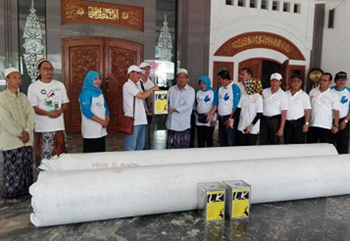 Mensos Khofifah Santuni Warga Terdampak Bencana di Arjosari Pacitan Mensos Khofifah Santuni Warga Terdampak Bencana di Arjosari Pacitan