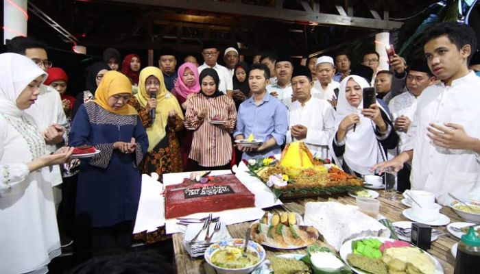 Gubernur Khofifah Imbau Masyarakat Jatim Hormati Hasil Pemilu Gubernur Khofifah Imbau Masyarakat Jatim Hormati Hasil Pemilu