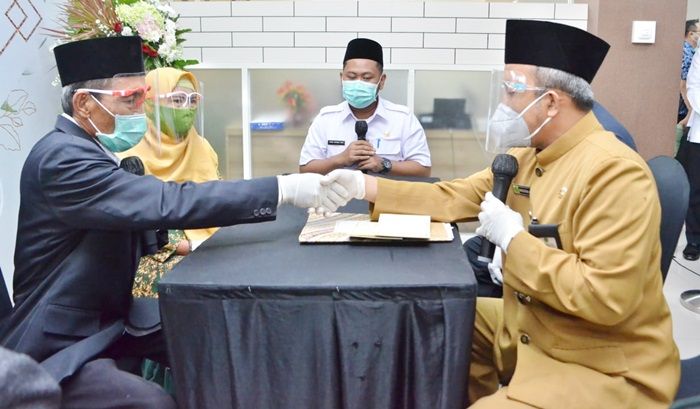 Awali Pembukaan MPP Gresik, Gus Yani Langsung Didaulat Jadi Saksi Pernikahan