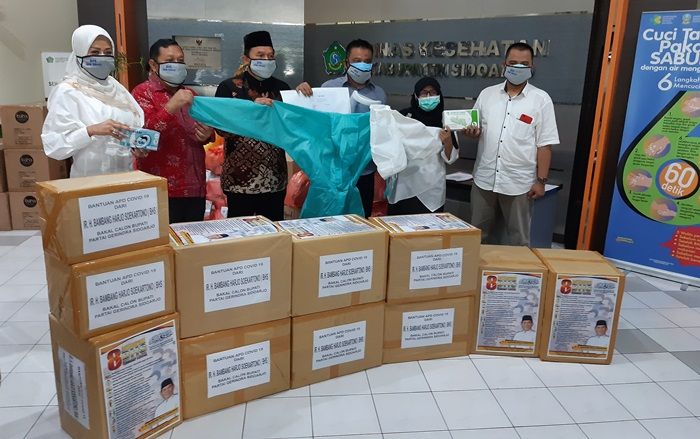 Peduli Penanganan Covid-19, BHS dan Gerindra Sidoarjo Bantu APD ke Dinkes Sidoarjo Peduli Penanganan Covid-19, BHS dan Gerindra Sidoarjo Bantu APD ke Dinkes Sidoarjo