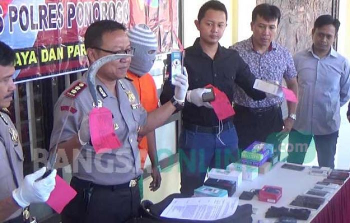 Warga Pasuruan Bobol Konter HP di Pasuruan