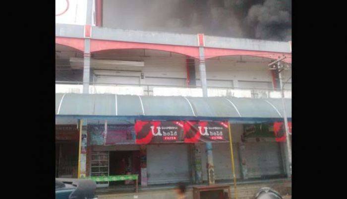 Kebakaran Pasar Legi Kota Blitar, Puluhan Kios Ludes Kebakaran Pasar Legi Kota Blitar, Puluhan Kios Ludes