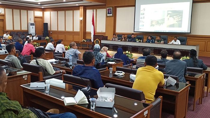 Ketua DPRD Gresik Sarankan Bongkar Batu Bara GJT Pindah ke JIIPE Ketua DPRD Gresik Sarankan Bongkar Batu Bara GJT Pindah ke JIIPE