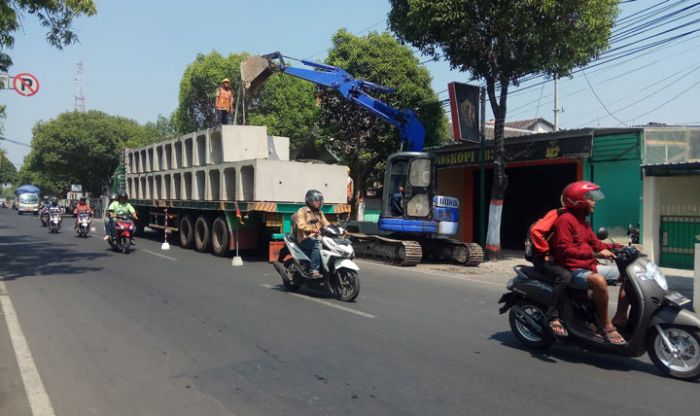 Diduga Salahi Spek, Dua Proyek Miliaran Rupiah Dibidik Dewan Diduga Salahi Spek, Dua Proyek Miliaran Rupiah Dibidik Dewan
