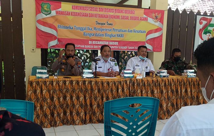 Bakesbangpol Sumenep Gelar Diskusi dan Sosialisasi Cinta NKRI di Kecamatan Dasuk Bakesbangpol Sumenep Gelar Diskusi dan Sosialisasi Cinta NKRI di Kecamatan Dasuk