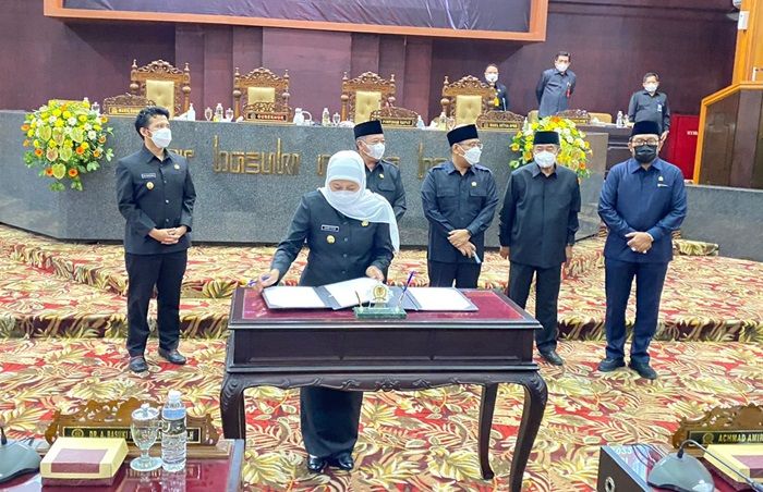 Dok! APBD Jawa Timur Tahun 2022 Disahkan Dok! APBD Jawa Timur Tahun 2022 Disahkan