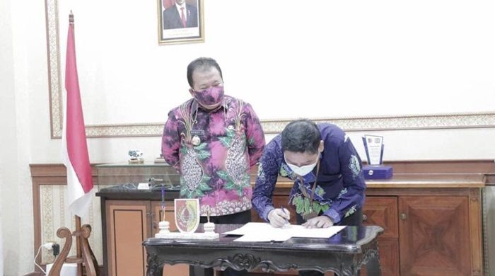 Lindungi Pekerja Non-ASN, Pemkab Jember Teken MoU dengan BPJamsostek Lindungi Pekerja Non-ASN, Pemkab Jember Teken MoU dengan BPJamsostek