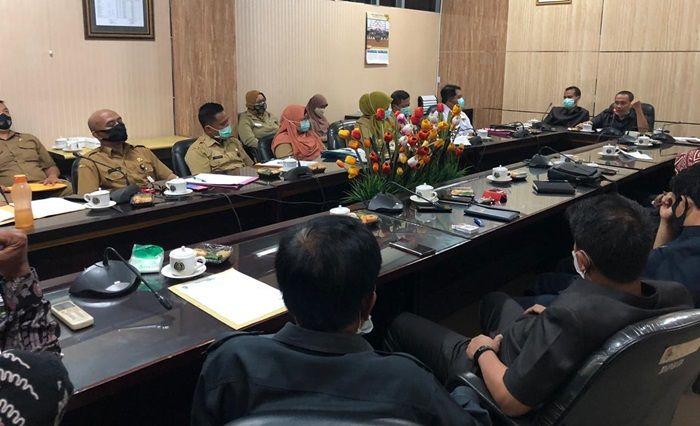 Dinilai Tak Transparan, Komisi C DPRD Jember Usulkan Bentuk Pansus untuk Awasi Anggaran Covid-19 Dinilai Tak Transparan, Komisi C DPRD Jember Usulkan Bentuk Pansus untuk Awasi Anggaran Covid-19