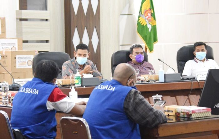Terima Bantuan 1.142 Boks Masker, Wali Kota Kediri Harap Task Force Ikasmada Bisa Terus Berjalan Terima Bantuan 1.142 Boks Masker, Wali Kota Kediri Harap Task Force Ikasmada Bisa Terus Berjalan
