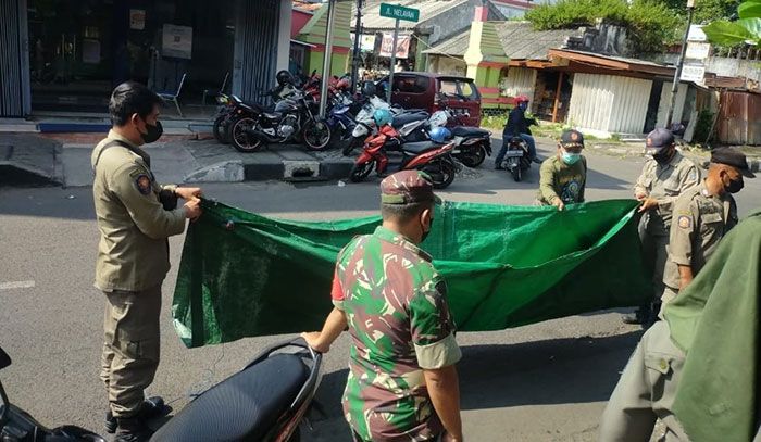 Bersama Tiga Pilar, Babinsa Koramil Pabean Cantian Surabaya Tertibkan PKL